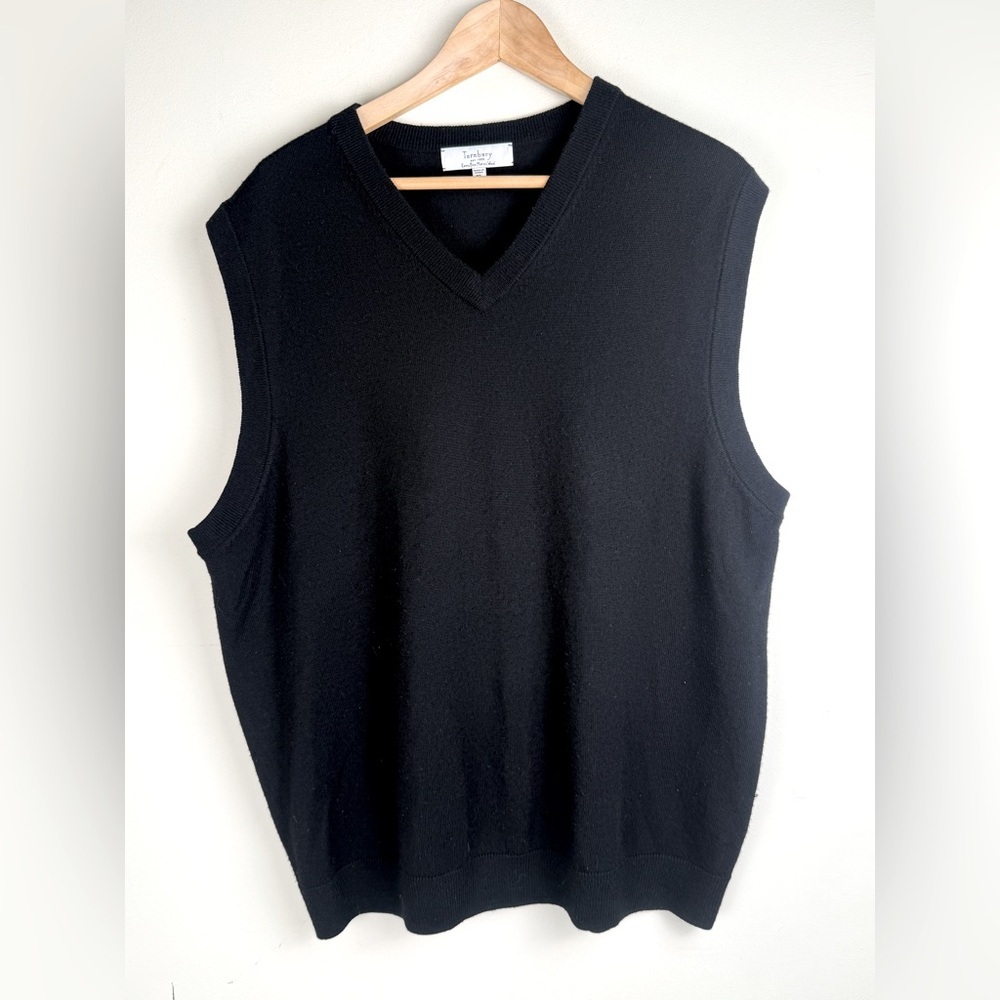 Turnbury Mens SweaterVest Extra Fine Merino Wool Size XL Black V Neck Classic